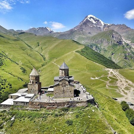 Ineza'S Guest House Kazbegi Exteriör bild