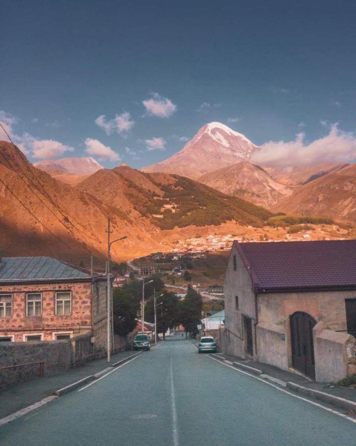 Ineza'S Guest House Kazbegi Exteriör bild