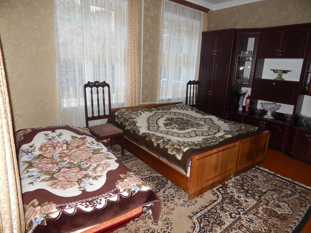 Ineza'S Guest House Kazbegi Rum bild